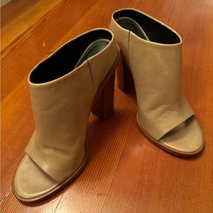 Pre-worn Tibi Leather heels. Shoes Beige heels size EU40